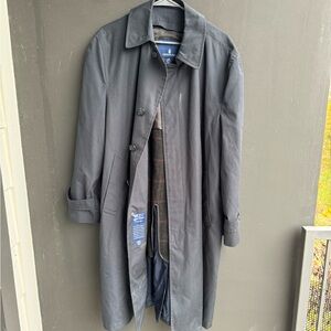 Limited Edition London Fog gray trench coat Size 40 short